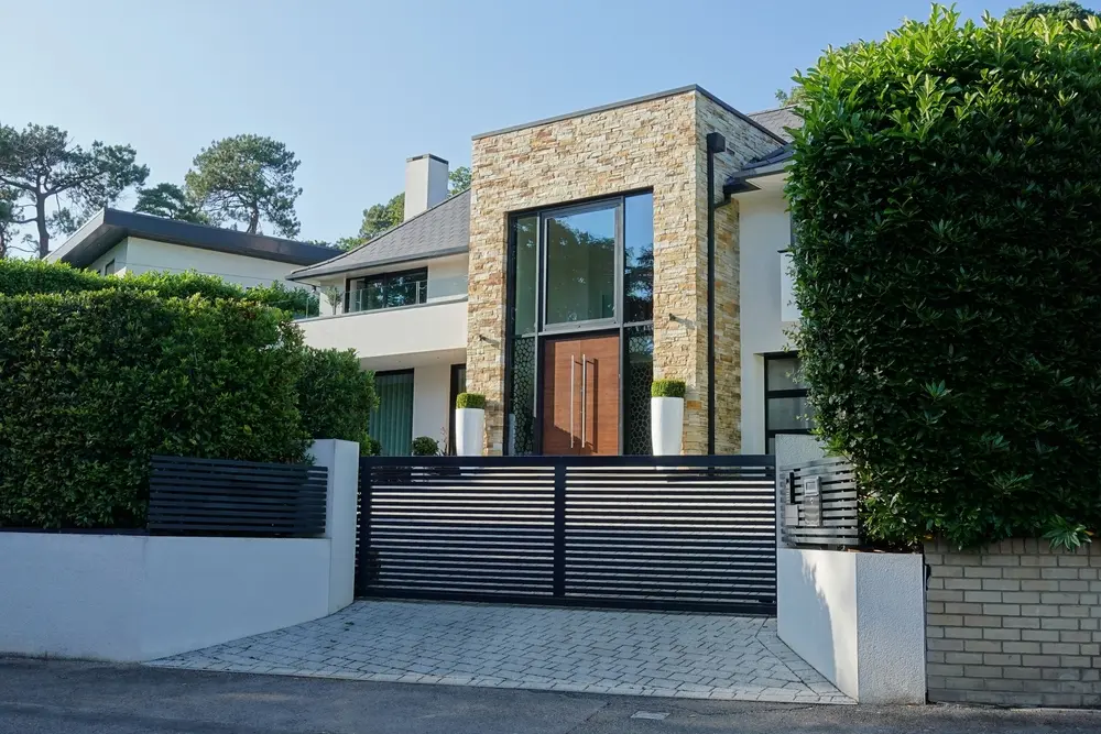 London Mansionsv.webp