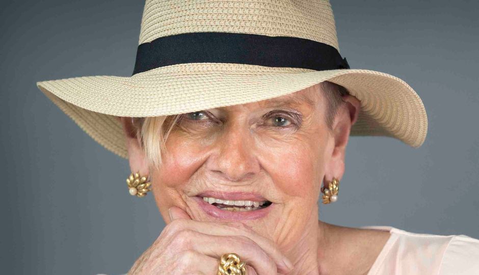 Mary Gostelow 