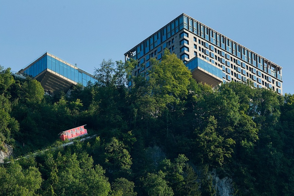 buergenstock_hotel_exterior_1_0.jpg