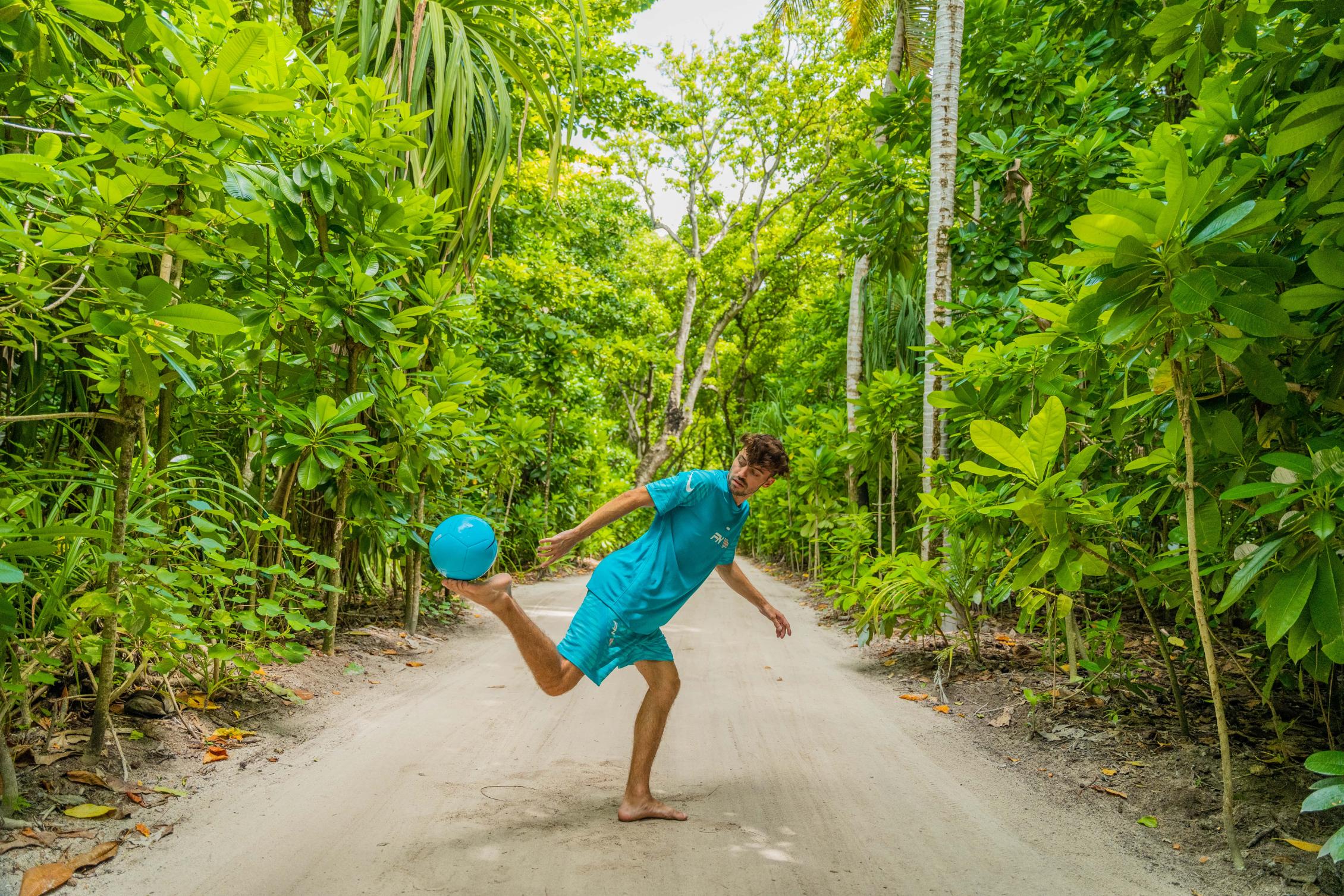 30080_Soneva Stars - Marcel Gurk at Soneva Fushi (1)-min.jpg