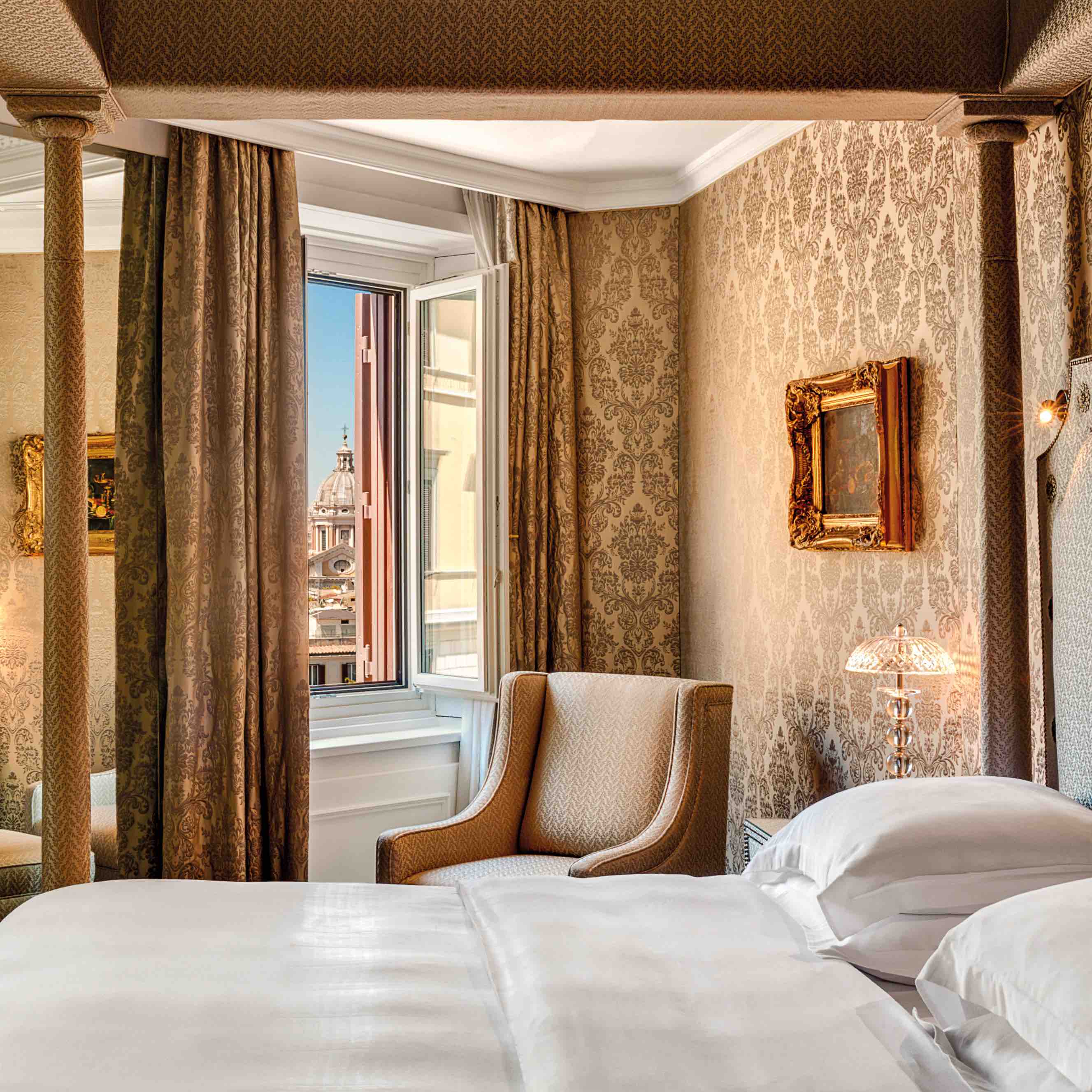 Gran Deluxe Suite Hassler Bedroom- Hassler Roma - credit Genivs Loci-min.jpeg