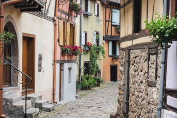 Traditional French holiday home mortgage for British and Australian clients