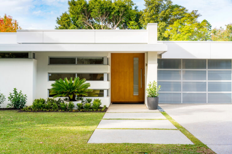 Pre-Funded Short-Term Mortgage to Fund the Purchase of London Family Home Pre-Funded Short-Term Mortgage to Fund the Purchase of London Family Home
