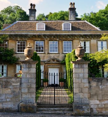 Bridging finance for ultra high net worth client