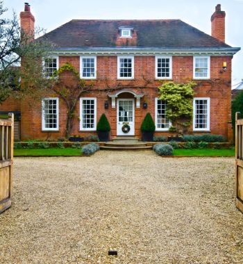 Part and part mortgage on £2.75million property for couple recently returned to UK