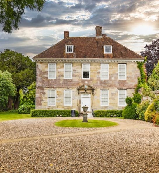 Expat Mortgage and Equity Release for Complex Residential Purchase