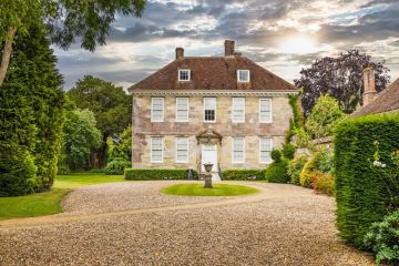 Expat Mortgage and Equity Release for Complex Residential Purchase