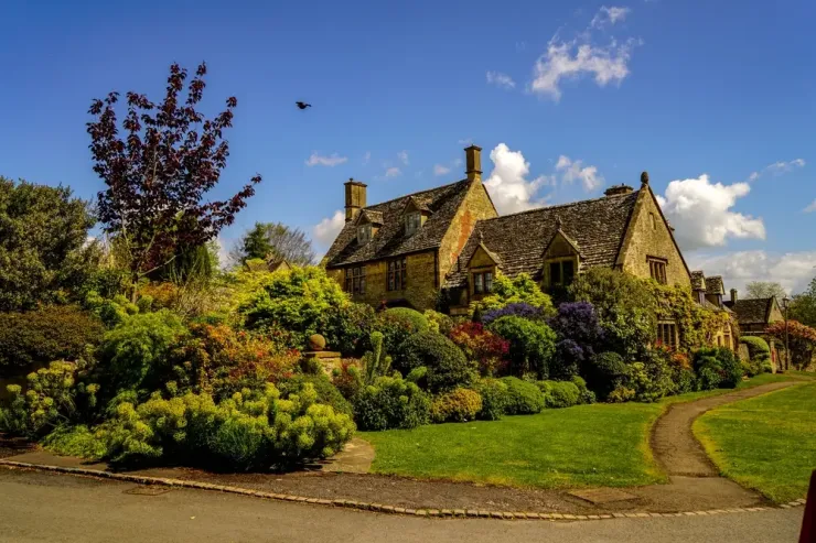 80% LTV USD Mortgage for Purchase and Major Refurbishment