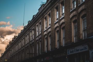 Short-term finance for property auction purchase