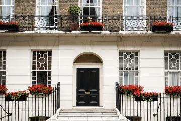 Navigating a Complex Credit Profile to Secure a £930,000 Loan for a Central London Property