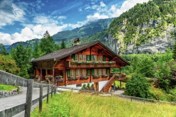 Cross-Border Swiss Franc Mortgage for Purchase and Rebuild